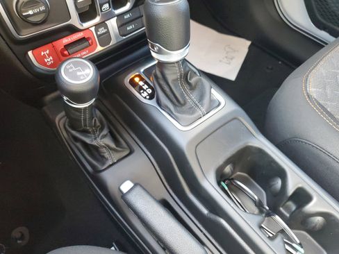 New 2026 Jeep Gladiator Mojave w/ Safety Group AWD/4WD image 18