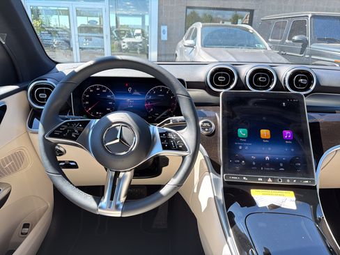 Used 2026 Mercedes-Benz GLC 300 4MATIC image 12