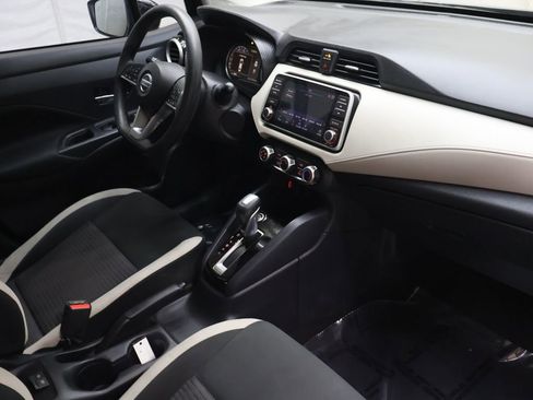 Used 2021 Nissan Versa SV image 10