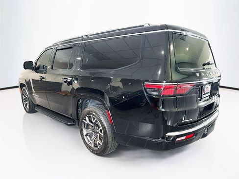 Used 2023 Jeep Wagoneer L Series III w/ Preferred Equipment Group AWD/4WD image 30