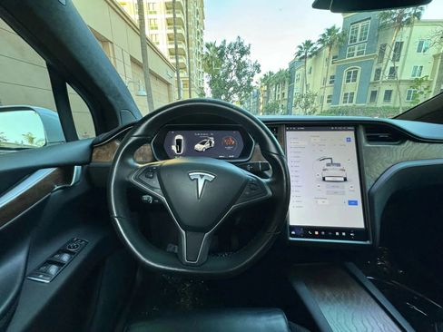 Used 2017 Tesla Model X 75D AWD/4WD image 20