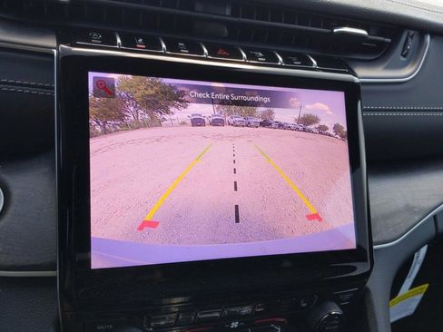 New 2025 Jeep Grand Cherokee Limited RWD image 35