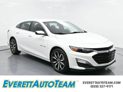 Used 2024 Chevrolet Malibu RS image 1