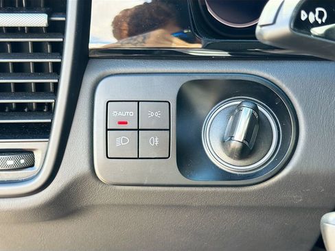 Used 2023 Porsche Cayenne Turbo GT image 40