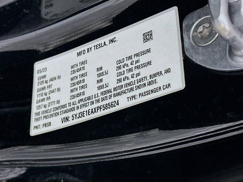 Used 2023 Tesla Model 3 Standard Range image 12