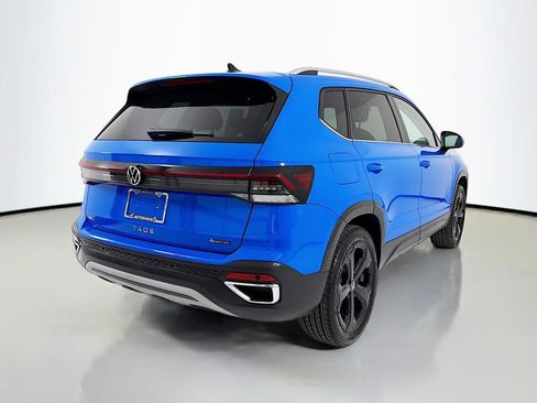 Used 2025 Volkswagen Taos SEL AWD/4WD image 7