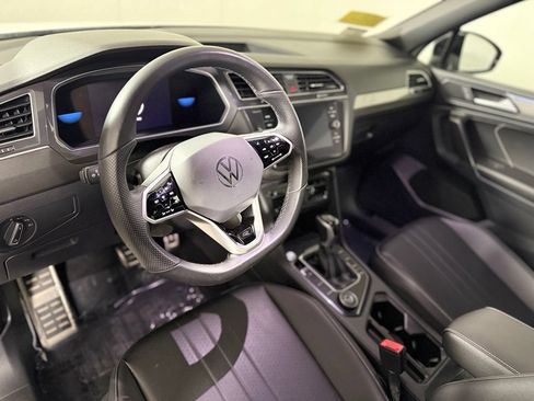 Used 2022 Volkswagen Tiguan SE R-Line AWD/4WD image 19
