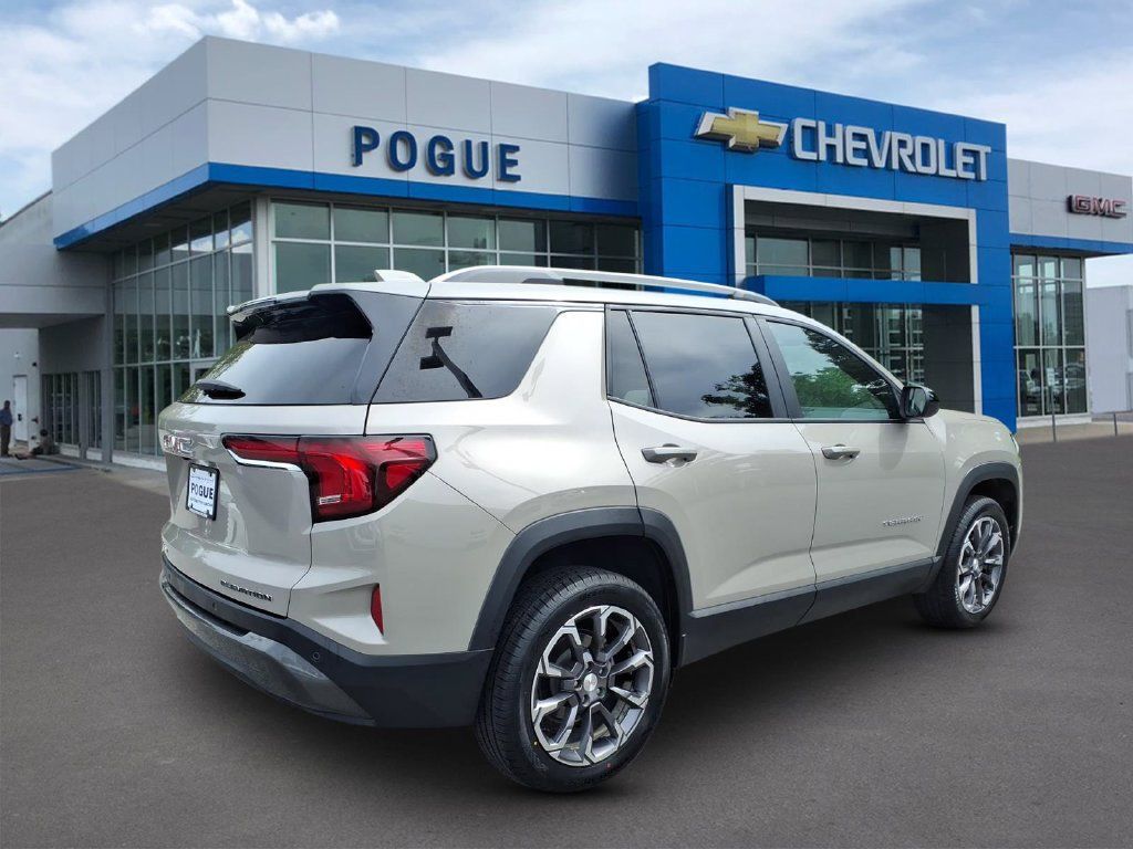 Used 2026 GMC Terrain Elevation w/ Elevation Premium Package FWD image 2