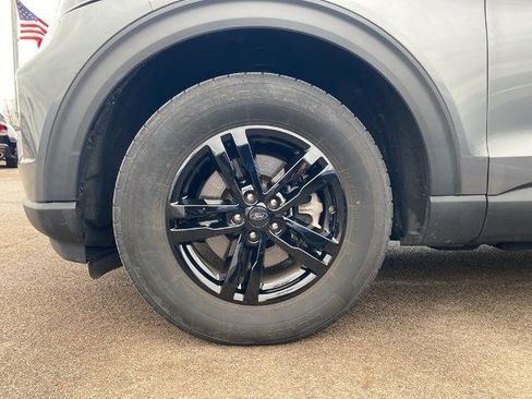 Certified 2023 Ford Explorer XLT w/ Equipment Group 202A image 17