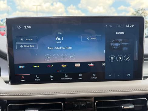 Used 2023 Lincoln Nautilus FWD w/ Premium Package image 22
