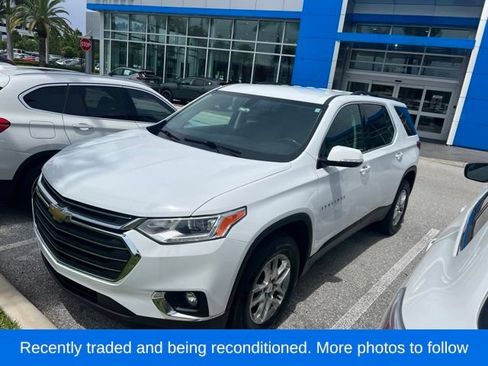 Used 2020 Chevrolet Traverse LT FWD image 1