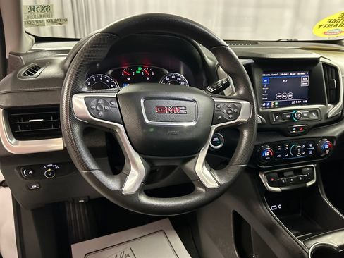 Used 2024 GMC Terrain SLE w/ Driver Convenience Package FWD image 15