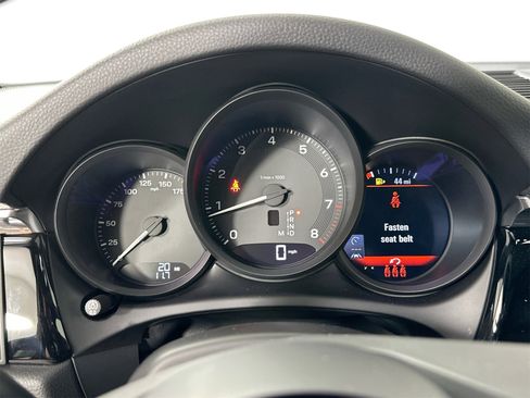 New 2026 Porsche Macan image 19