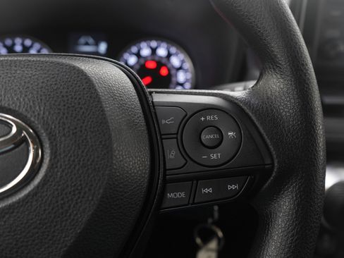 Used 2022 Toyota RAV4 LE image 25