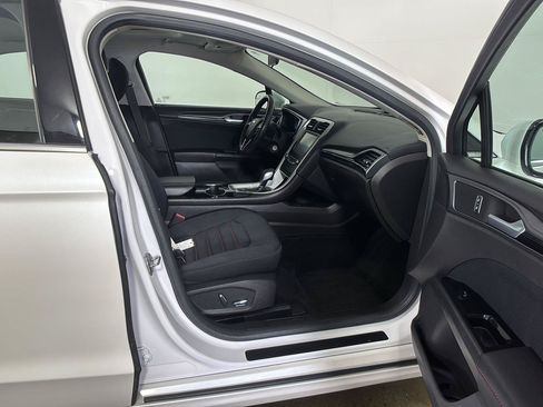 Used 2015 Ford Fusion SE FWD image 21