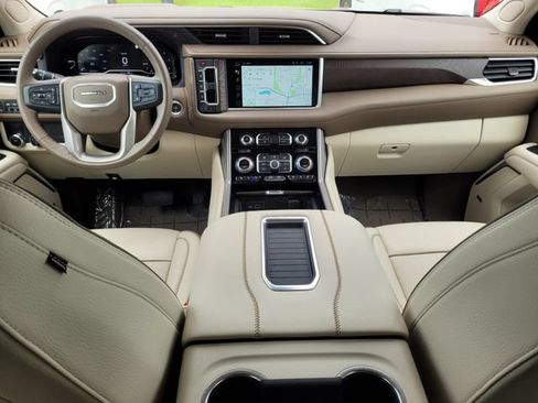 Used 2022 GMC Yukon Denali RWD image 13