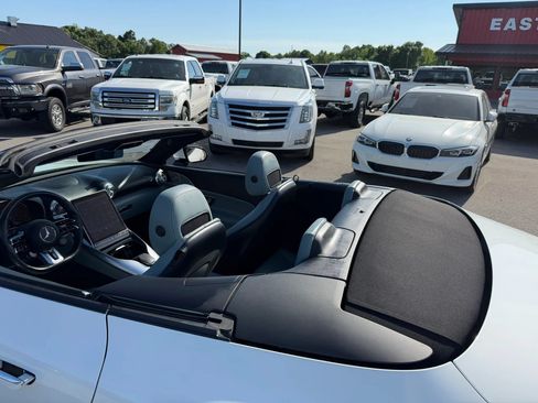 Used 2022 Mercedes-Benz SL 55 AMG 4MATIC w/ Driver Assistance Package image 6
