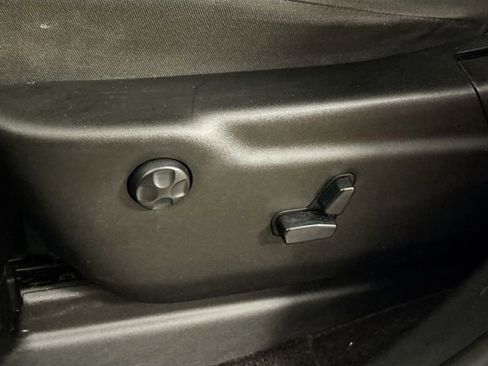 Used 2018 Jeep Grand Cherokee Laredo image 23