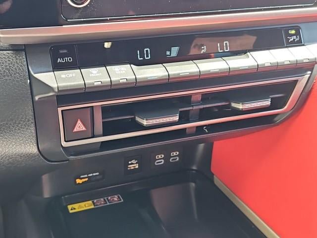 Used 2025 Toyota Camry SE FWD image 17