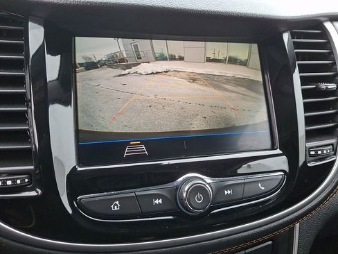 Used 2021 Chevrolet Trax LT w/ LT Convenience Package image 20