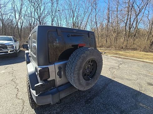 Used 2016 Jeep Wrangler Unlimited Sport image 5