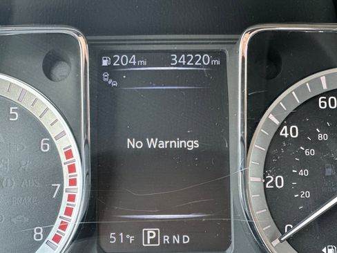 Used 2017 Nissan Titan SV image 26