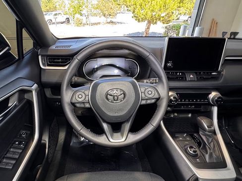 Certified 2025 Toyota RAV4 SE AWD/4WD image 22