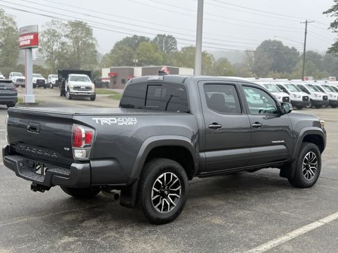 Used 2023 Toyota Tacoma 4x4 Double Cab image 2