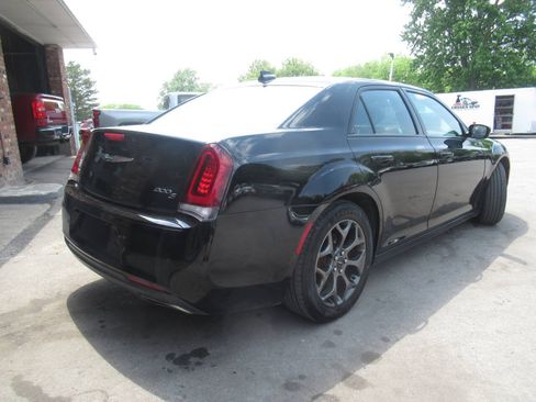 Used 2018 Chrysler 300 S w/ 300S Premium Group AWD/4WD image 10