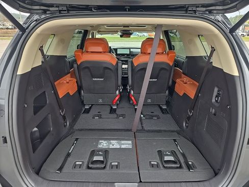 Used 2026 Kia Carnival SX Prestige image 27