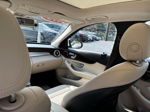 Used 2018 Mercedes-Benz C 300 4MATIC Sedan w/ Premium Package image 21