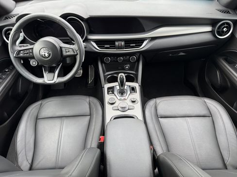 Used 2025 Alfa Romeo Stelvio Sprint w/ Convenience Package AWD/4WD image 10