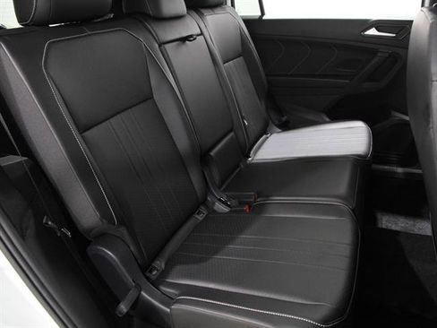 Used 2024 Volkswagen Tiguan SE R-Line image 16