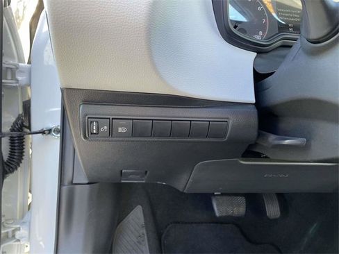 Certified 2024 Toyota Corolla SE image 21