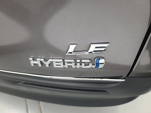 Used 2024 Toyota Sienna LE AWD/4WD image 12