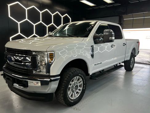 Used 2019 Ford F250 XLT AWD/4WD image 6