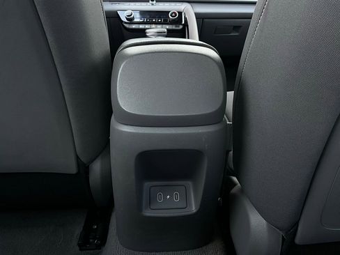 Used 2025 Hyundai Elantra SEL image 11