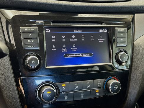 Used 2022 Nissan Rogue Sport S image 10