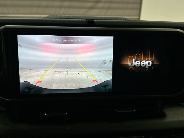 Used 2025 Jeep Gladiator Sport AWD/4WD image 24