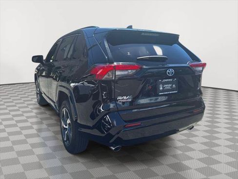 Used 2024 Toyota RAV4 SE w/ Weather & Moonroof Package AWD/4WD image 4