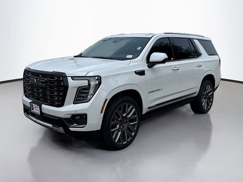 Used 2025 GMC Yukon Denali Ultimate AWD/4WD image 3