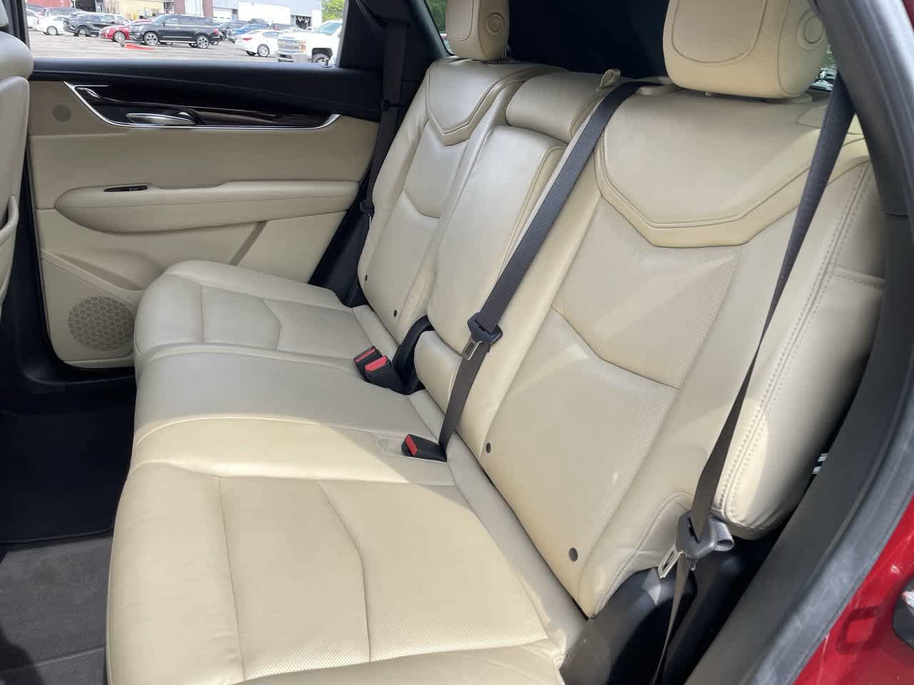 Used 2017 Cadillac XT5 Luxury w/ Driver Awareness Package AWD/4WD image 19