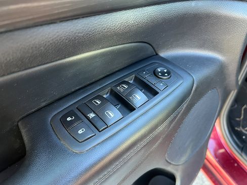 Used 2020 Jeep Grand Cherokee Altitude image 14