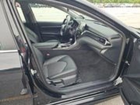 Used 2024 Toyota Camry SE FWD image 11