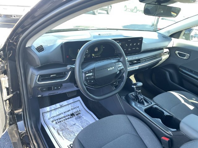 Used 2025 Kia K4 FWD image 18