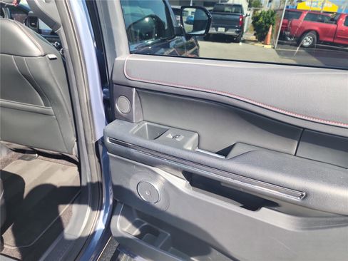 Used 2022 Ford Expedition Max Limited image 21