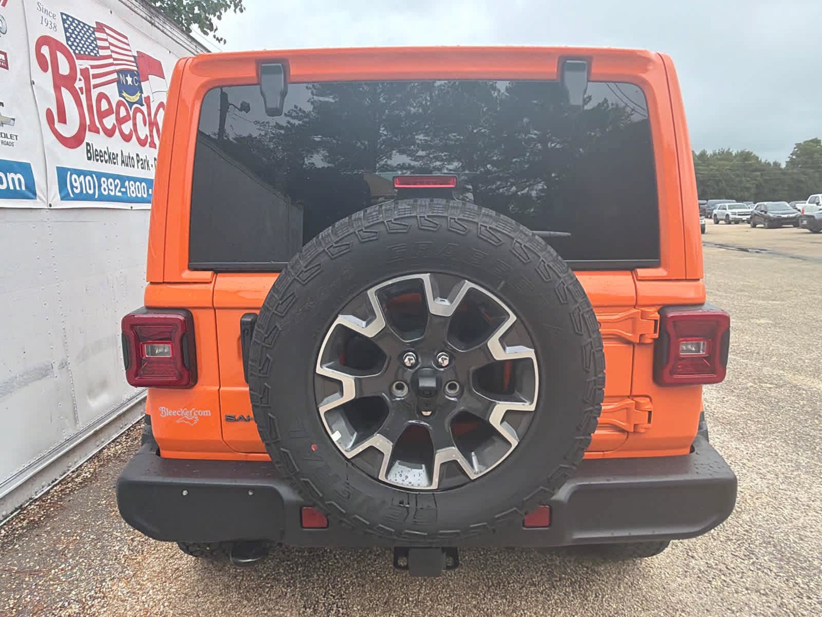 New 2026 Jeep Wrangler Unlimited Sahara AWD/4WD image 4