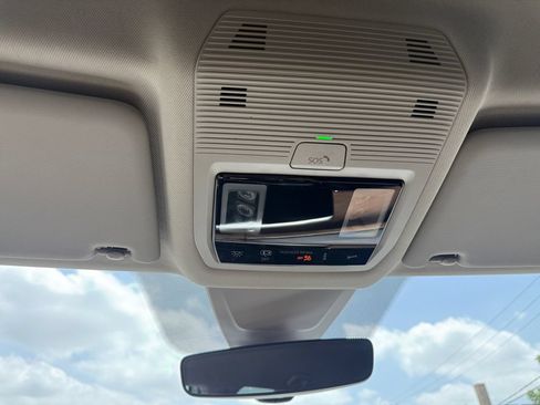 Used 2025 Volkswagen Atlas SE FWD image 29