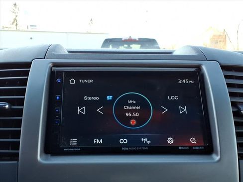 Used 2005 Nissan Pathfinder SE Off-Road RWD image 14