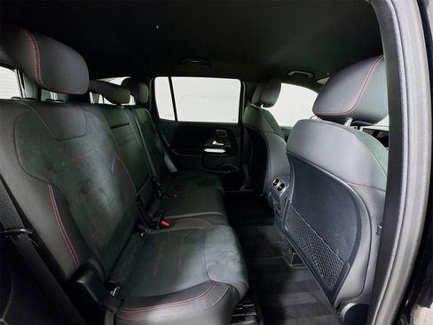 Certified 2025 Mercedes-Benz GLB 250 image 28